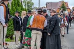 Paradny przejazd z kościoła parafialnego do BCK - obchody 100 lat teatru w Bukowinie Tatrzańskiej