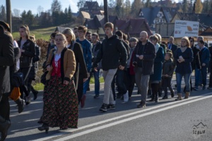Obchody 100-lecia niepodległości w Bukowinie Tatrzańskiej - Przejście przez Bukowinę Tatrzańską
