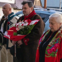Złożenie kwiatów pod tablicą Józefa Piłsudskiego 11.11.2021 r.