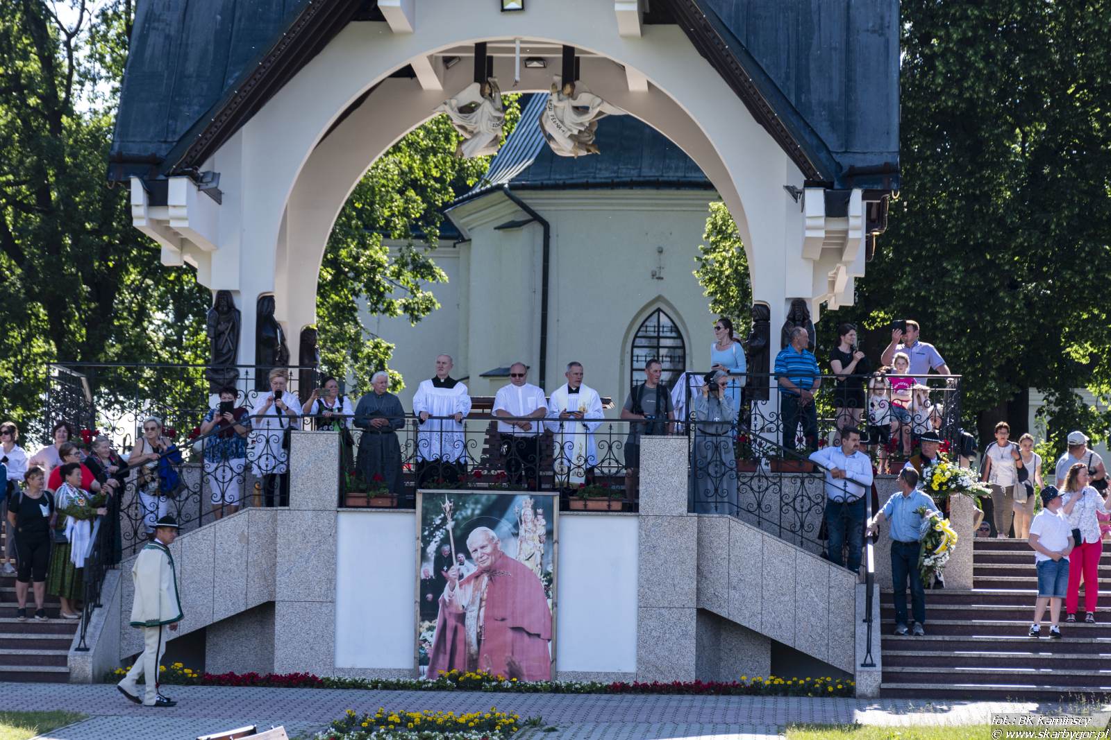 Góralska Bandera Konna w hołdzie Janowi Pawłowi II - Nowy Targ - Ludźmierz 12.06.2022 r.