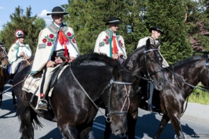 Góralska Bandera Konna w hołdzie Janowi Pawłowi II - Nowy Targ - Ludźmierz 12.06.2022 r.