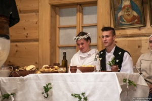 37. Międzywojewódzki Sejmik Wiejskich Zespołów Teatralnych - Przenosiny i cepowiny orawskie - reż. Anna Olesińska – Zespół Regionalny OwCoK z Jabłonki