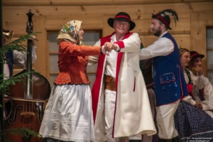 37. Międzywojewódzki Sejmik Wiejskich Zespołów Teatralnych - Wyzwoliny na kowola reż. Józef Tokarczyk – Zespół Regionalny SPOD KICEK z Mordarki