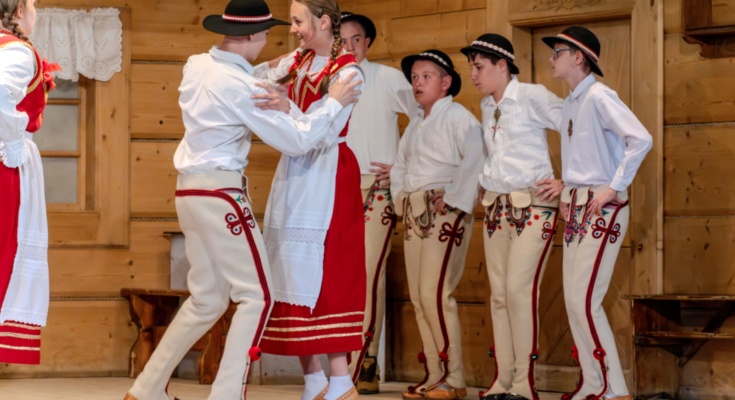 39. Przegląd Gminnych Zespołów Regionalnych „Małe Bajania” - Zespół Regionalny "Ciardasie" z Czarnej Góry