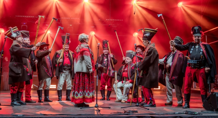 41. Babiogórska Jesień - Pasowanie na Zbójników i Babiogórskie Gaździny oraz wręczenie Babiogórskich Styrnoli - Zawoja 2025-09-27