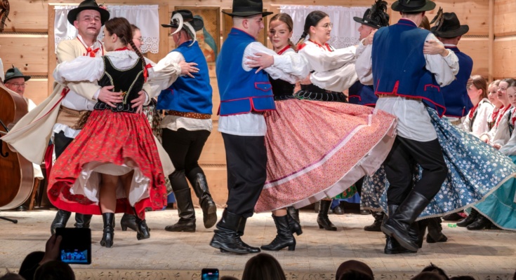 54. Góralski Karnawał - WIECZÓR POGÓRZAŃSKI - Występ Zespołu Regionalnego „Lipniczanie” z Lipnicy Wielkiej 2026-02-07