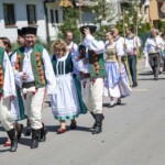 Korowód wokół krempaskiego rynku - Spiskie Integracje Taneczne - Polska - USA - Francja - 2023 Korowód wokół krempaskiego rynku - Spiskie Integracje Taneczne - Polska - USA - Francja - 2023