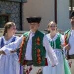 Korowód wokół krempaskiego rynku - Spiskie Integracje Taneczne - Polska - USA - Francja - 2023 Korowód wokół krempaskiego rynku - Spiskie Integracje Taneczne - Polska - USA - Francja - 2023