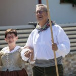 Korowód wokół krempaskiego rynku - Spiskie Integracje Taneczne - Polska - USA - Francja - 2023 Korowód wokół krempaskiego rynku - Spiskie Integracje Taneczne - Polska - USA - Francja - 2023