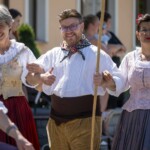 Korowód wokół krempaskiego rynku - Spiskie Integracje Taneczne - Polska - USA - Francja - 2023 Korowód wokół krempaskiego rynku - Spiskie Integracje Taneczne - Polska - USA - Francja - 2023