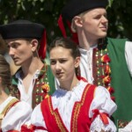 Korowód wokół krempaskiego rynku - Spiskie Integracje Taneczne - Polska - USA - Francja - 2023 Korowód wokół krempaskiego rynku - Spiskie Integracje Taneczne - Polska - USA - Francja - 2023