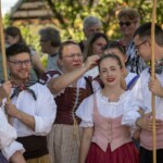 Korowód wokół krempaskiego rynku - Spiskie Integracje Taneczne - Polska - USA - Francja - 2023 Korowód wokół krempaskiego rynku - Spiskie Integracje Taneczne - Polska - USA - Francja - 2023