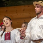 „BUKOWSKIE WESELE” w wykonaniu Grupy Teatralnej „NaTak” z powiatu sanockiego - 38. Międzywojewódzki Sejmik Wiejskich Zespołów Teatralnych 2023 „BUKOWSKIE WESELE” w wykonaniu Grupy Teatralnej „NaTak” z powiatu sanockiego - 38. Międzywojewódzki Sejmik Wiejskich Zespołów Teatralnych 2023