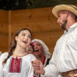 „BUKOWSKIE WESELE” w wykonaniu Grupy Teatralnej „NaTak” z powiatu sanockiego - 38. Międzywojewódzki Sejmik Wiejskich Zespołów Teatralnych 2023 „BUKOWSKIE WESELE” w wykonaniu Grupy Teatralnej „NaTak” z powiatu sanockiego - 38. Międzywojewódzki Sejmik Wiejskich Zespołów Teatralnych 2023