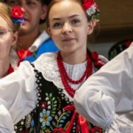 „CZEPINY I WYSTAWIENIE WIECHY” – fragment wesela wysockiego w wykonaniu Zespołu Obrzędowego TKACZE z Wysokiej - 38. Międzywojewódzki Sejmik Wiejskich Zespołów Teatralnych 2023 „CZEPINY I WYSTAWIENIE WIECHY” – fragment wesela wysockiego w wykonaniu Zespołu Obrzędowego TKACZE z Wysokiej - 38. Międzywojewódzki Sejmik Wiejskich Zespołów Teatralnych 2023