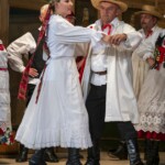 „CZEPINY I WYSTAWIENIE WIECHY” – fragment wesela wysockiego w wykonaniu Zespołu Obrzędowego TKACZE z Wysokiej - 38. Międzywojewódzki Sejmik Wiejskich Zespołów Teatralnych 2023 „CZEPINY I WYSTAWIENIE WIECHY” – fragment wesela wysockiego w wykonaniu Zespołu Obrzędowego TKACZE z Wysokiej - 38. Międzywojewódzki Sejmik Wiejskich Zespołów Teatralnych 2023