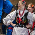 „CZEPINY I WYSTAWIENIE WIECHY” – fragment wesela wysockiego w wykonaniu Zespołu Obrzędowego TKACZE z Wysokiej - 38. Międzywojewódzki Sejmik Wiejskich Zespołów Teatralnych 2023 „CZEPINY I WYSTAWIENIE WIECHY” – fragment wesela wysockiego w wykonaniu Zespołu Obrzędowego TKACZE z Wysokiej - 38. Międzywojewódzki Sejmik Wiejskich Zespołów Teatralnych 2023