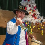 „CZEPINY I WYSTAWIENIE WIECHY” – fragment wesela wysockiego w wykonaniu Zespołu Obrzędowego TKACZE z Wysokiej - 38. Międzywojewódzki Sejmik Wiejskich Zespołów Teatralnych 2023 „CZEPINY I WYSTAWIENIE WIECHY” – fragment wesela wysockiego w wykonaniu Zespołu Obrzędowego TKACZE z Wysokiej - 38. Międzywojewódzki Sejmik Wiejskich Zespołów Teatralnych 2023