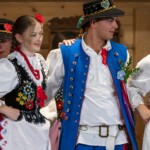 „CZEPINY I WYSTAWIENIE WIECHY” – fragment wesela wysockiego w wykonaniu Zespołu Obrzędowego TKACZE z Wysokiej - 38. Międzywojewódzki Sejmik Wiejskich Zespołów Teatralnych 2023 „CZEPINY I WYSTAWIENIE WIECHY” – fragment wesela wysockiego w wykonaniu Zespołu Obrzędowego TKACZE z Wysokiej - 38. Międzywojewódzki Sejmik Wiejskich Zespołów Teatralnych 2023