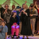 „PODRÓŻ DO KRAINY CIENI, CZYLI POCZTÓWKI ZE STAREGO CHRZANOWA” w wykonaniu Koła Teatralnego STASZIC we współpracy z Teatrem Uniwersytetu Trzeciego Wieku w Chrzanowie - 38. Międzywojewódzki Sejmik Wiejskich Zespołów Teatralnych 2023 „PODRÓŻ DO KRAINY CIENI, CZYLI POCZTÓWKI ZE STAREGO CHRZANOWA” w wykonaniu Koła Teatralnego STASZIC we współpracy z Teatrem Uniwersytetu Trzeciego Wieku w Chrzanowie - 38. Międzywojewódzki Sejmik Wiejskich Zespołów Teatralnych 2023