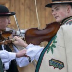 Paradny przejazd na rozpoczęcie 52 Góralskiego Karnawału 2024 Paradny przejazd na rozpoczęcie 52 Góralskiego Karnawału 2024