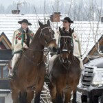 Paradny przejazd na rozpoczęcie 52 Góralskiego Karnawału 2024 Paradny przejazd na rozpoczęcie 52 Góralskiego Karnawału 2024