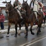 Paradny przejazd na rozpoczęcie 52 Góralskiego Karnawału 2024 Paradny przejazd na rozpoczęcie 52 Góralskiego Karnawału 2024