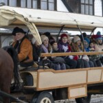 Paradny przejazd na rozpoczęcie 52 Góralskiego Karnawału 2024 Paradny przejazd na rozpoczęcie 52 Góralskiego Karnawału 2024