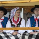 Paradny przejazd na rozpoczęcie 52 Góralskiego Karnawału 2024 Paradny przejazd na rozpoczęcie 52 Góralskiego Karnawału 2024