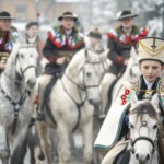 Paradny przejazd na rozpoczęcie 52 Góralskiego Karnawału 2024 Paradny przejazd na rozpoczęcie 52 Góralskiego Karnawału 2024