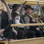 Paradny przejazd na rozpoczęcie 52 Góralskiego Karnawału 2024 Paradny przejazd na rozpoczęcie 52 Góralskiego Karnawału 2024