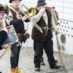 Paradny przejazd na rozpoczęcie 52 Góralskiego Karnawału 2024 Paradny przejazd na rozpoczęcie 52 Góralskiego Karnawału 2024