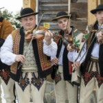 Paradny przejazd na rozpoczęcie 52 Góralskiego Karnawału 2024 Paradny przejazd na rozpoczęcie 52 Góralskiego Karnawału 2024