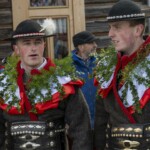 Paradny przejazd na rozpoczęcie 52 Góralskiego Karnawału 2024 Paradny przejazd na rozpoczęcie 52 Góralskiego Karnawału 2024