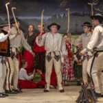 38. Małe Bajania - Dziecięcy Zespół Góralski "Mali Białcanie" z Białki Tatrzańskiej 38. Małe Bajania - Dziecięcy Zespół Góralski "Mali Białcanie" z Białki Tatrzańskiej