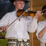 38. Małe Bajania - Szkółka Góralskiego Muzykowania z Leśnicy-Gronia 38. Małe Bajania - Szkółka Góralskiego Muzykowania z Leśnicy-Gronia