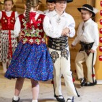 8. Gminny Konkurs Tańca Góralskiego i Zbójnickiego „Tatrzański Zwyrt" - Dziecięcy Zespół Góralski „Orlynta” Anny Koszarek z Bukowiny Tatrzańskiej 8. Gminny Konkurs Tańca Góralskiego i Zbójnickiego „Tatrzański Zwyrt" - Dziecięcy Zespół Góralski „Orlynta” Anny Koszarek z Bukowiny Tatrzańskiej