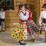 8. Gminny Konkurs Tańca Góralskiego i Zbójnickiego „Tatrzański Zwyrt" - Dziecięcy Zespół Góralski „Orlynta” Anny Koszarek z Bukowiny Tatrzańskiej 8. Gminny Konkurs Tańca Góralskiego i Zbójnickiego „Tatrzański Zwyrt" - Dziecięcy Zespół Góralski „Orlynta” Anny Koszarek z Bukowiny Tatrzańskiej