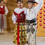 8. Gminny Konkurs Tańca Góralskiego i Zbójnickiego „Tatrzański Zwyrt" - Dziecięcy Zespół Góralski „Orlynta” Anny Koszarek z Bukowiny Tatrzańskiej 8. Gminny Konkurs Tańca Góralskiego i Zbójnickiego „Tatrzański Zwyrt" - Dziecięcy Zespół Góralski „Orlynta” Anny Koszarek z Bukowiny Tatrzańskiej