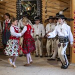 8. Gminny Konkurs Tańca Góralskiego i Zbójnickiego „Tatrzański Zwyrt" - Zespół Góralski „Mali Wiyrchowianie” z Bukowiny Tatrzańskiej 8. Gminny Konkurs Tańca Góralskiego i Zbójnickiego „Tatrzański Zwyrt" - Zespół Góralski „Mali Wiyrchowianie” z Bukowiny Tatrzańskiej