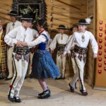 8. Gminny Konkurs Tańca Góralskiego i Zbójnickiego „Tatrzański Zwyrt" - Zespół Góralski „Mali Wiyrchowianie” z Bukowiny Tatrzańskiej 8. Gminny Konkurs Tańca Góralskiego i Zbójnickiego „Tatrzański Zwyrt" - Zespół Góralski „Mali Wiyrchowianie” z Bukowiny Tatrzańskiej