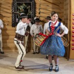 8. Gminny Konkurs Tańca Góralskiego i Zbójnickiego „Tatrzański Zwyrt" - Zespół Góralski „Mali Wiyrchowianie” z Bukowiny Tatrzańskiej 8. Gminny Konkurs Tańca Góralskiego i Zbójnickiego „Tatrzański Zwyrt" - Zespół Góralski „Mali Wiyrchowianie” z Bukowiny Tatrzańskiej