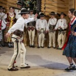 8. Gminny Konkurs Tańca Góralskiego i Zbójnickiego „Tatrzański Zwyrt" - Zespół Góralski „Mali Wiyrchowianie” z Bukowiny Tatrzańskiej 8. Gminny Konkurs Tańca Góralskiego i Zbójnickiego „Tatrzański Zwyrt" - Zespół Góralski „Mali Wiyrchowianie” z Bukowiny Tatrzańskiej