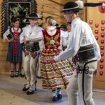 8. Gminny Konkurs Tańca Góralskiego i Zbójnickiego „Tatrzański Zwyrt" - Zespół Góralski „Mali Wiyrchowianie” z Bukowiny Tatrzańskiej 8. Gminny Konkurs Tańca Góralskiego i Zbójnickiego „Tatrzański Zwyrt" - Zespół Góralski „Mali Wiyrchowianie” z Bukowiny Tatrzańskiej