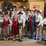 8. Gminny Konkurs Tańca Góralskiego i Zbójnickiego „Tatrzański Zwyrt" - Zespół Góralski „Mali Wiyrchowianie” z Bukowiny Tatrzańskiej 8. Gminny Konkurs Tańca Góralskiego i Zbójnickiego „Tatrzański Zwyrt" - Zespół Góralski „Mali Wiyrchowianie” z Bukowiny Tatrzańskiej