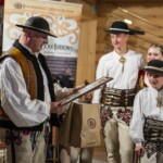 8. Gminny Konkurs Tańca Góralskiego i Zbójnickiego „Tatrzański Zwyrt" - Zespół Góralski „Mali Wiyrchowianie” z Bukowiny Tatrzańskiej 8. Gminny Konkurs Tańca Góralskiego i Zbójnickiego „Tatrzański Zwyrt" - Zespół Góralski „Mali Wiyrchowianie” z Bukowiny Tatrzańskiej