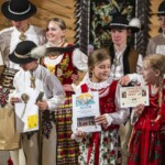 8. Gminny Konkurs Tańca Góralskiego i Zbójnickiego „Tatrzański Zwyrt" - Zespół Góralski „Mali Wiyrchowianie” z Bukowiny Tatrzańskiej 8. Gminny Konkurs Tańca Góralskiego i Zbójnickiego „Tatrzański Zwyrt" - Zespół Góralski „Mali Wiyrchowianie” z Bukowiny Tatrzańskiej