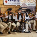 8. Gminny Konkurs Tańca Góralskiego i Zbójnickiego „Tatrzański Zwyrt" - Zespół Góralski „Śtama” z Brzegów i Rzepisk 8. Gminny Konkurs Tańca Góralskiego i Zbójnickiego „Tatrzański Zwyrt" - Zespół Góralski „Śtama” z Brzegów i Rzepisk