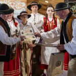 8. Gminny Konkurs Tańca Góralskiego i Zbójnickiego „Tatrzański Zwyrt" - Dziecięcy Zespół Regionalny ,,Małe Ciardasie” Zespół Regionalny ,,Ciardasie” z Czarnej Góry 8. Gminny Konkurs Tańca Góralskiego i Zbójnickiego „Tatrzański Zwyrt" - Dziecięcy Zespół Regionalny ,,Małe Ciardasie” Zespół Regionalny ,,Ciardasie” z Czarnej Góry