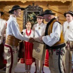 8. Gminny Konkurs Tańca Góralskiego i Zbójnickiego „Tatrzański Zwyrt" - Dziecięcy Zespół Regionalny ,,Małe Ciardasie” Zespół Regionalny ,,Ciardasie” z Czarnej Góry 8. Gminny Konkurs Tańca Góralskiego i Zbójnickiego „Tatrzański Zwyrt" - Dziecięcy Zespół Regionalny ,,Małe Ciardasie” Zespół Regionalny ,,Ciardasie” z Czarnej Góry